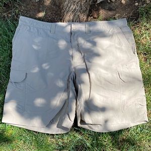 The North Face Cargo Shorts 40 Tan